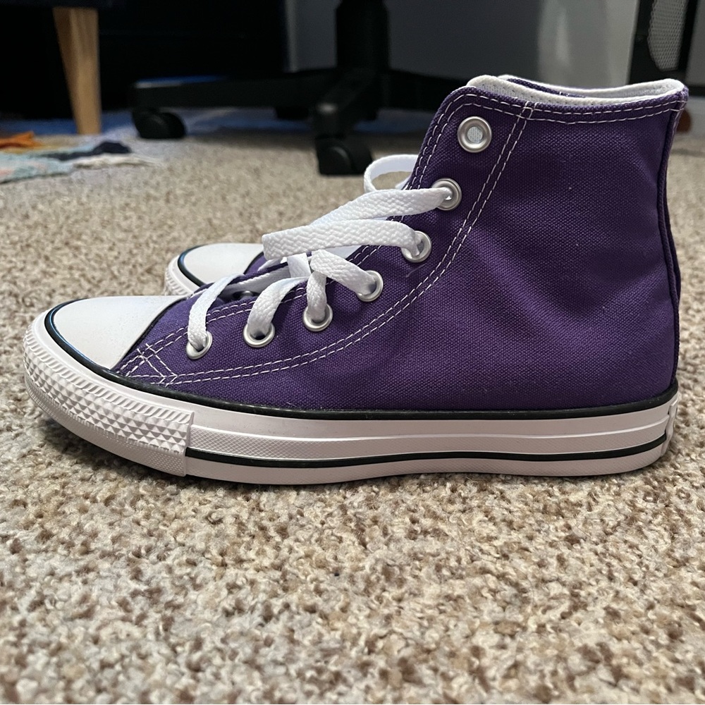 NEW! Hightop purple Converse size 6.5